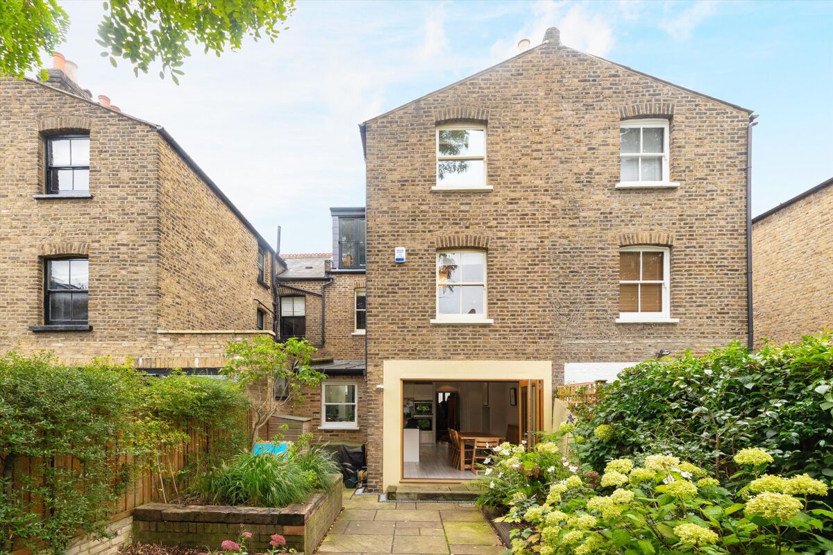 house for sale in Matham Grove, East Dulwich London SE22 POD190949