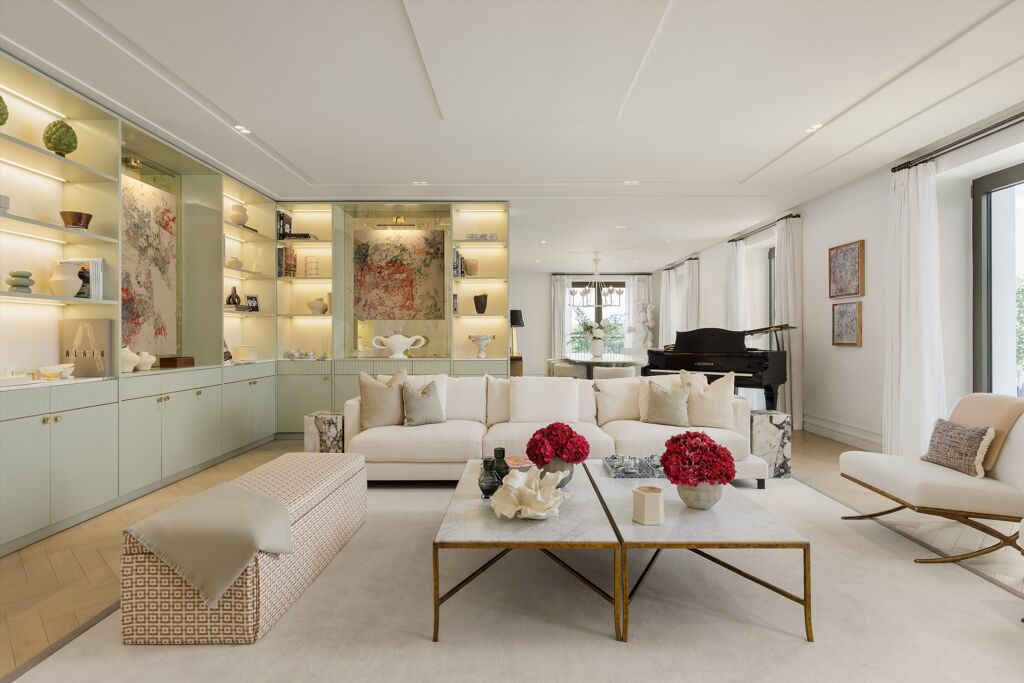 Image of Holland Park Gate, 261 Kensington High Street, London, W8 6NA