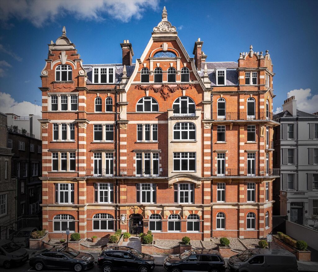 Image of Allen House, 8 Allen Street, Kensington, London W8 6BH | 51ĀŅĀ×