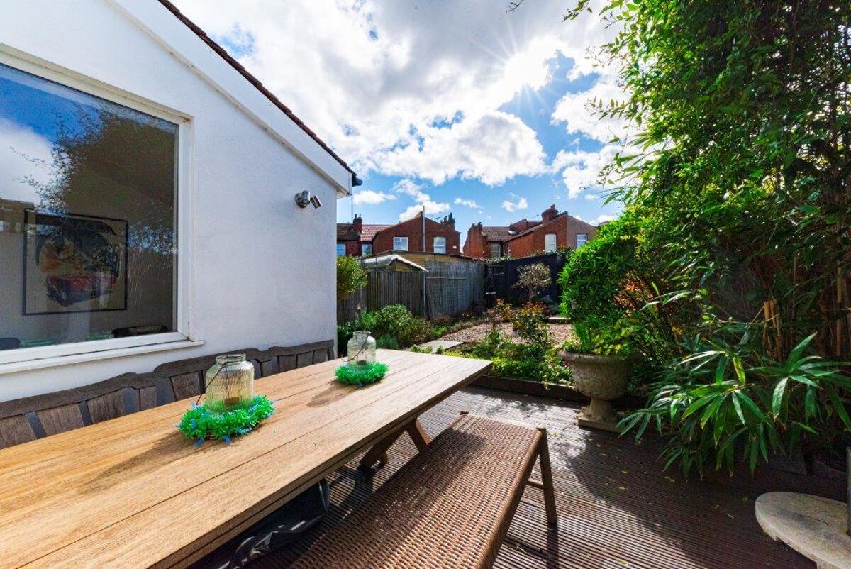 house for sale in Parkfield Road, London, NW10 QPK012057047 Knight