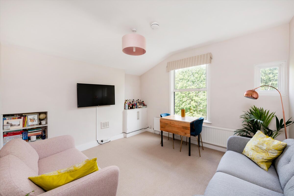 flat for sale in Wrentham Avenue, Queen's Park, London, NW10