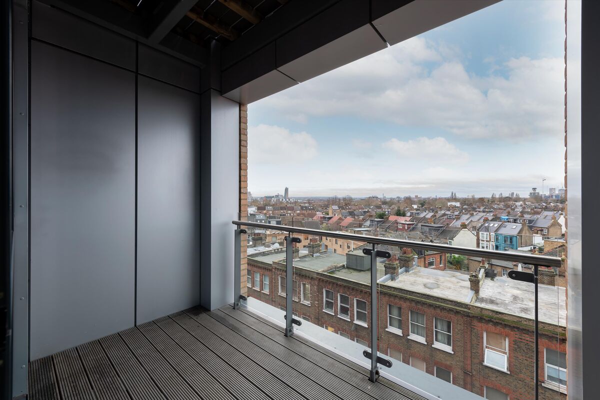 Flat For Sale In Banister Road, London, W10 - Qpk012368099 