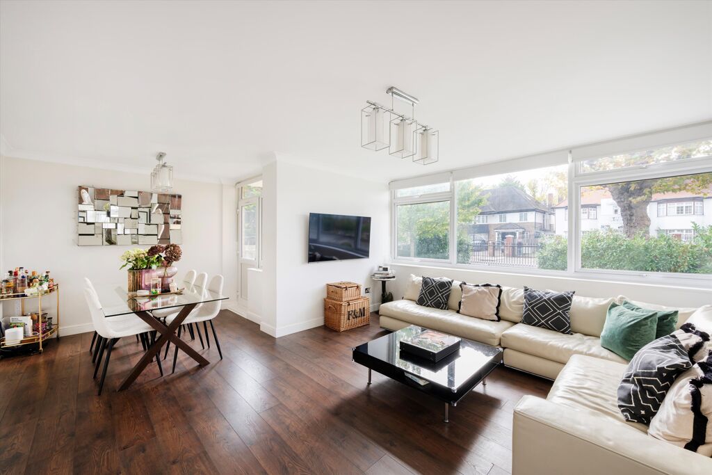 Image of The Oaks, 25 Brondesbury Park, London, NW6