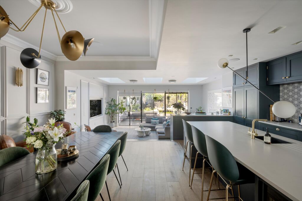 Image of Brondesbury Villas, Queen's Park, London, NW6