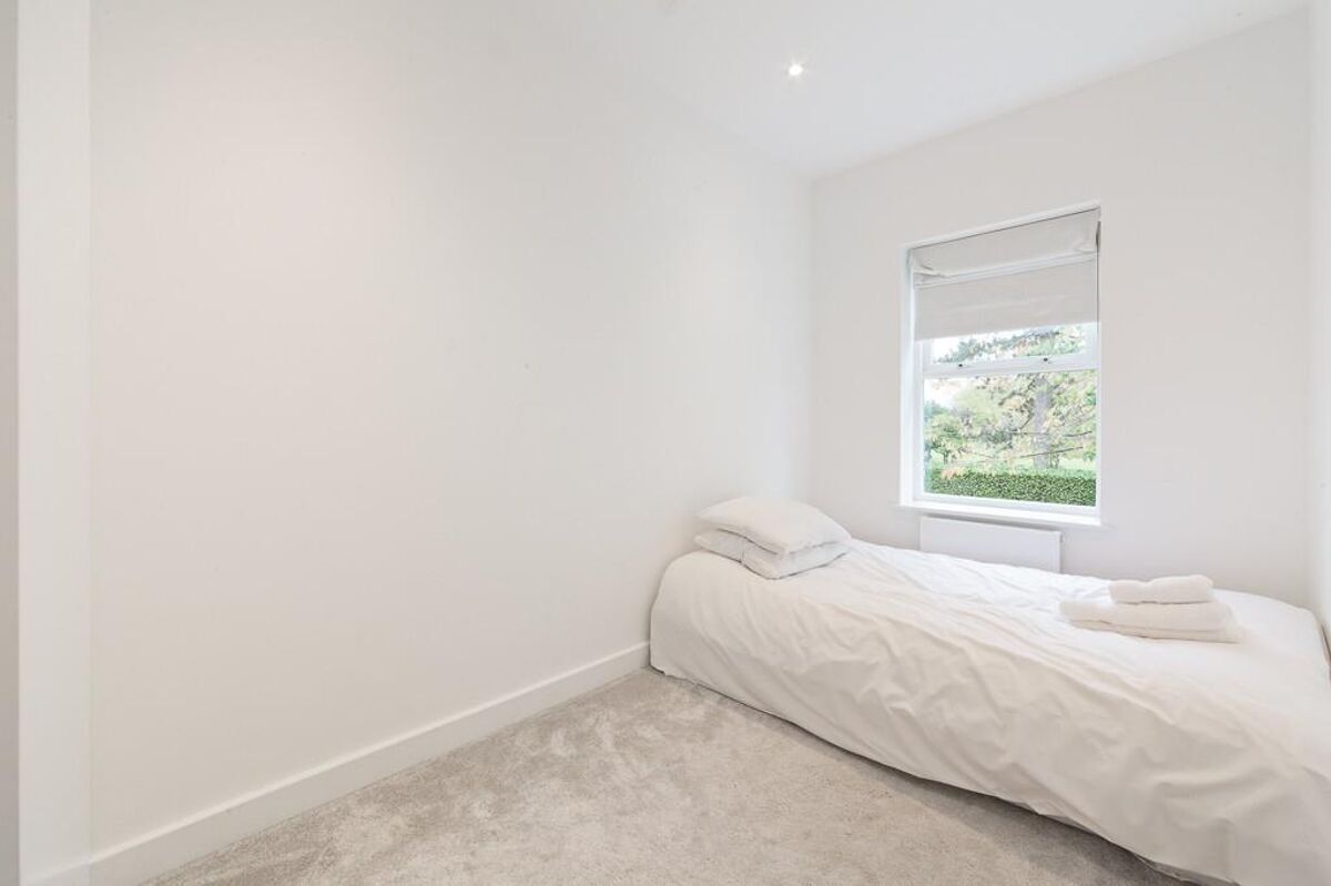 flat to rent in St Annes Court, Salusbury Road, Queens Park, London