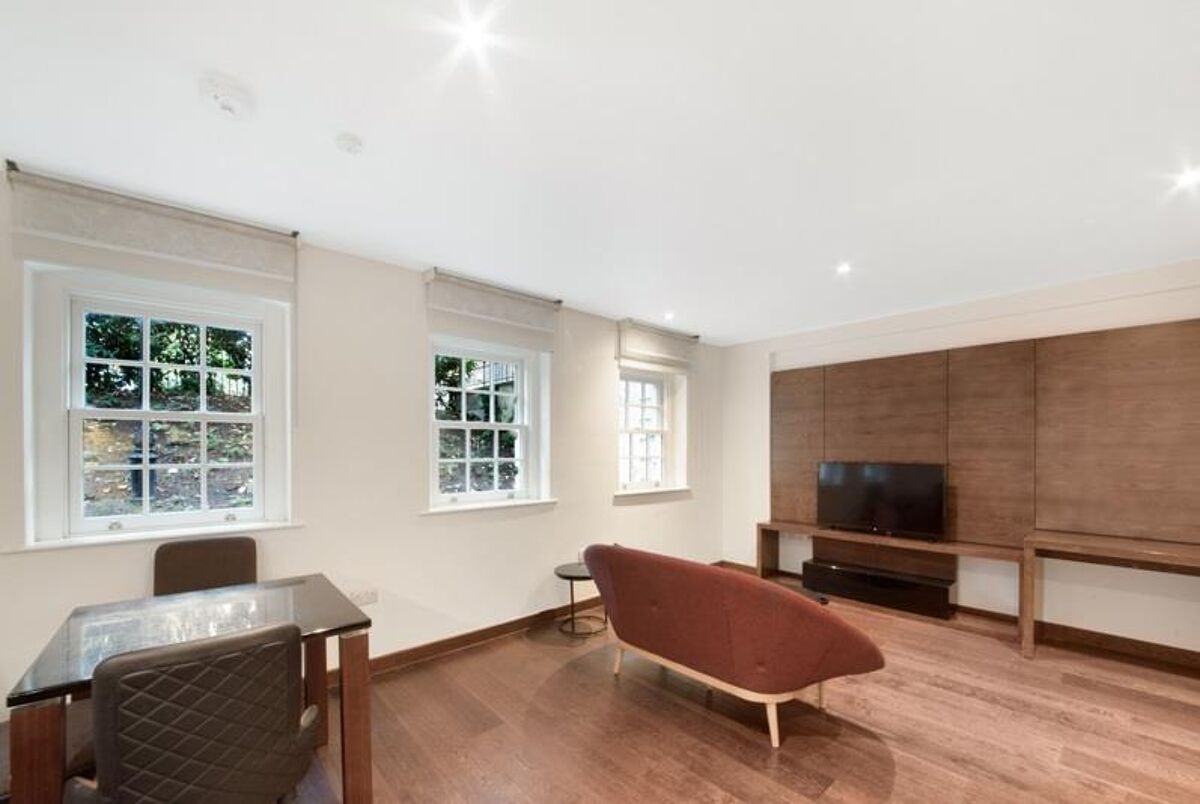 flat to rent in King Henry Terrace, Sovereign Court, Wapping, London