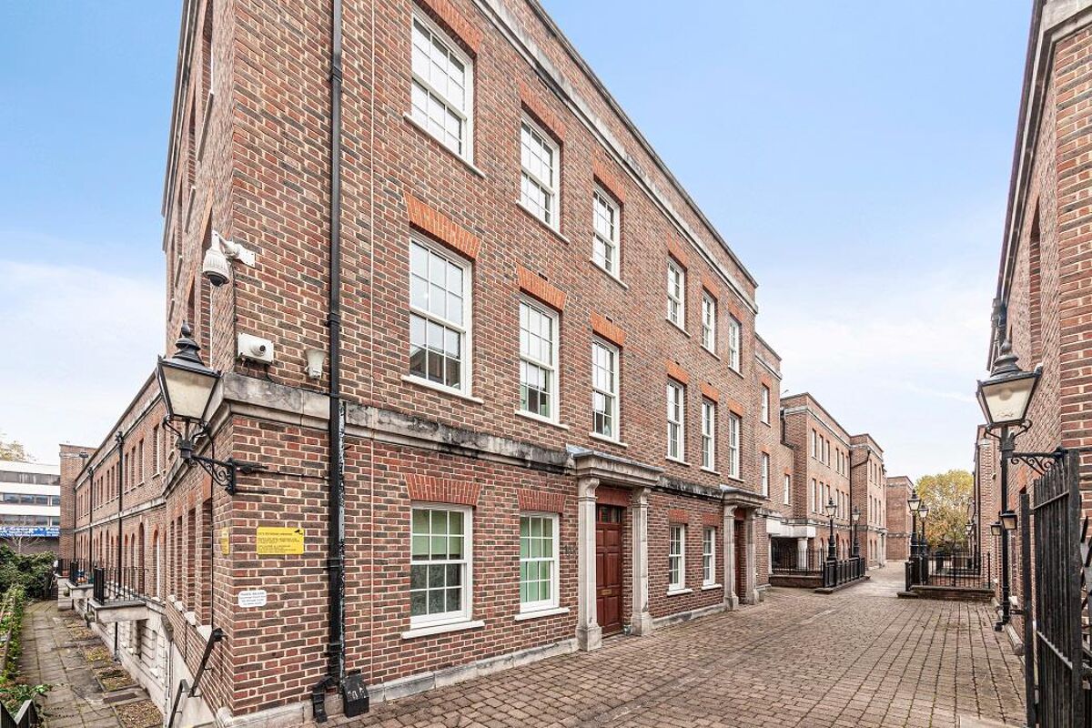 flat to rent in King Charles Terrace, Sovereign Court, Wapping, London