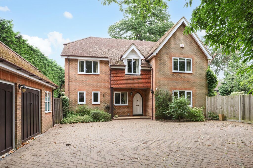 Image of The Riding, Woking, Surrey, GU21