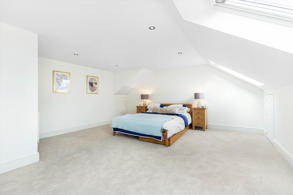 house for sale in Spencer Road, Twickenham, TW2 RCH012007882 Knight