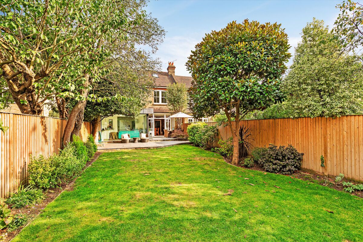 house for sale in Spencer Road, Twickenham, TW2 RCH012007882 Knight