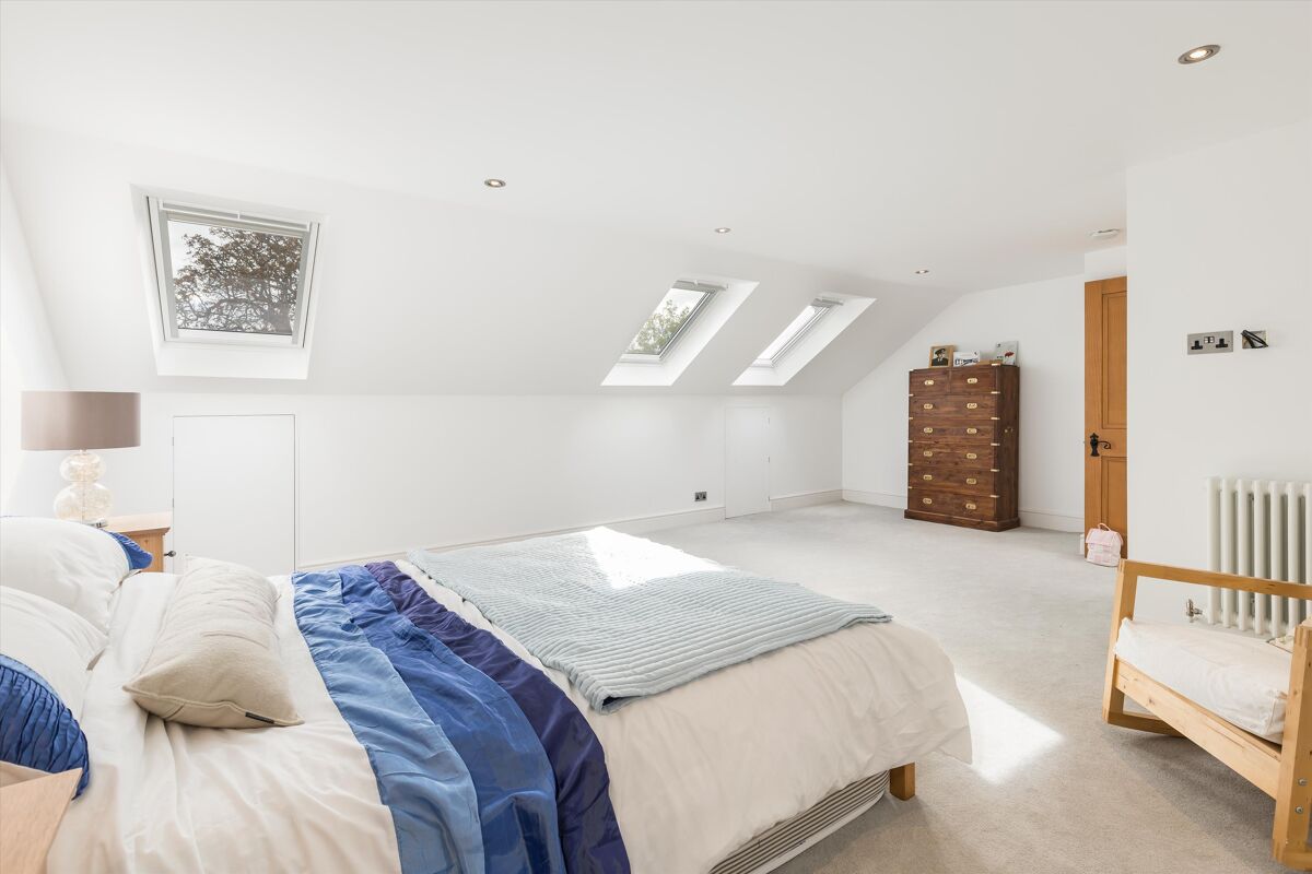 house for sale in Spencer Road, Twickenham, TW2 RCH012007882 Knight