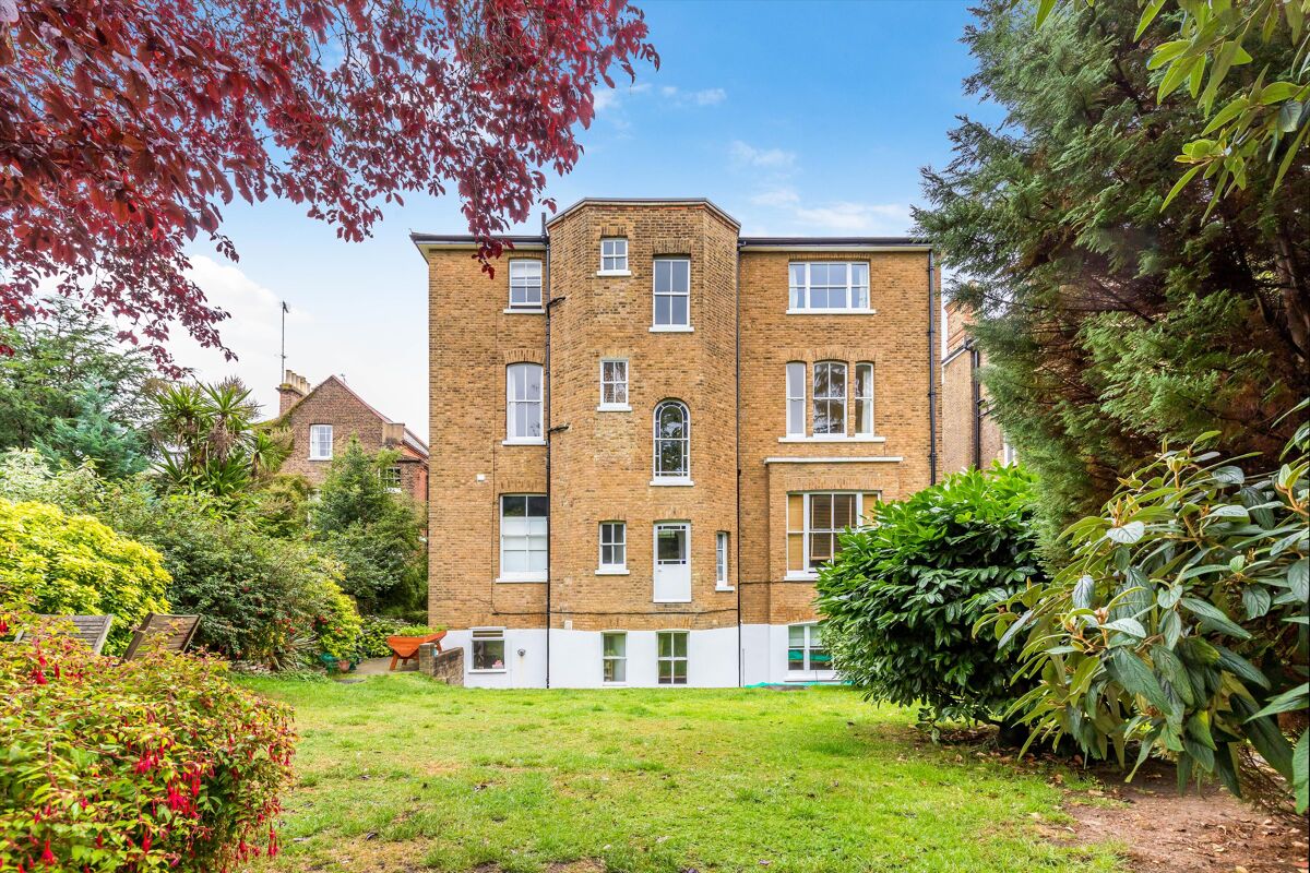 flat for sale in Queens Road, Richmond, TW10 RCH012022242 Knight Frank