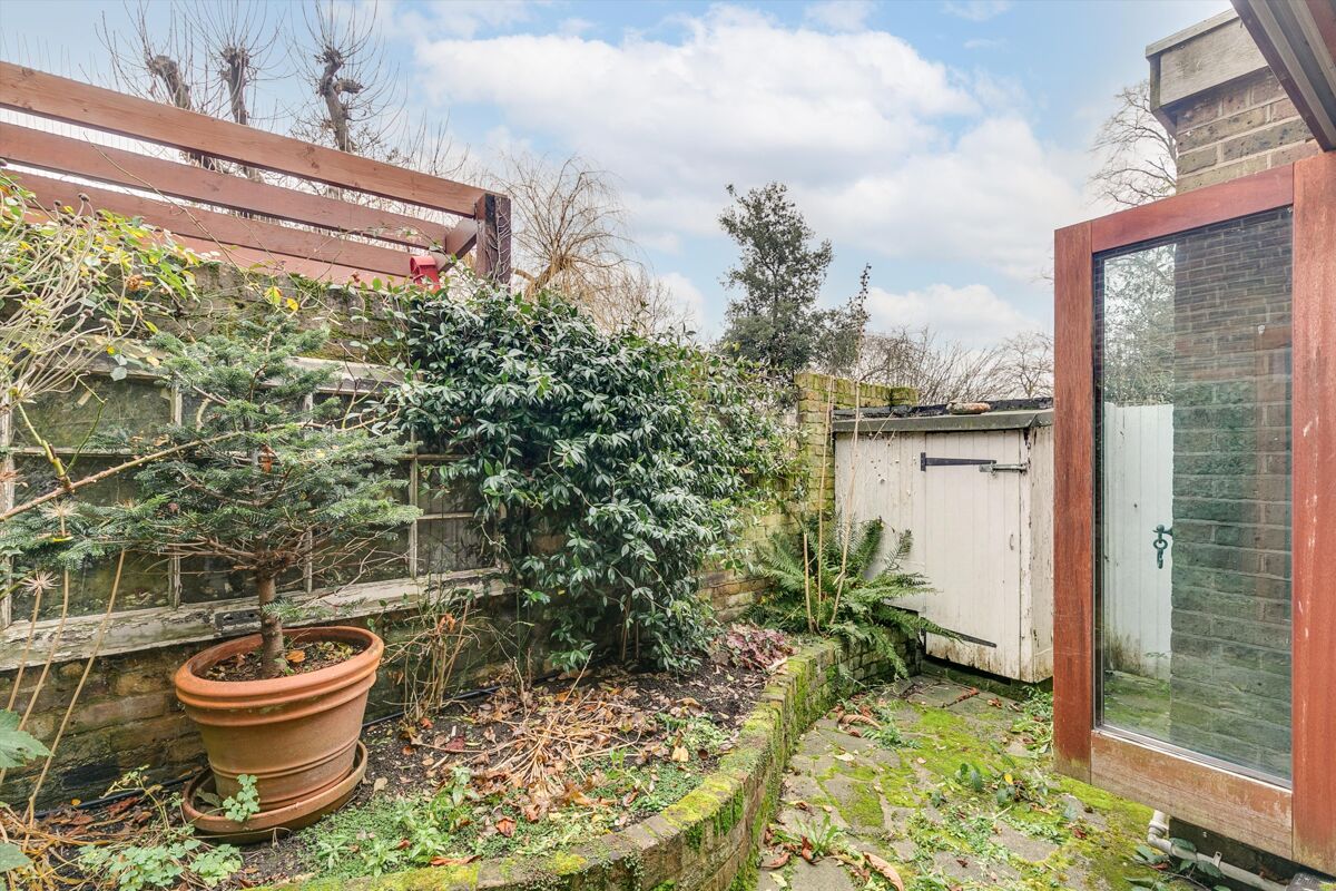 cottage for sale in Ham Common, Richmond, TW10 RCH012075037 Knight