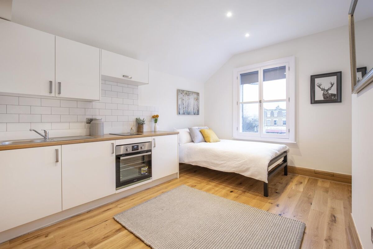 flat for sale in St. Johns Road, Richmond, TW9 RCH012077568 Knight