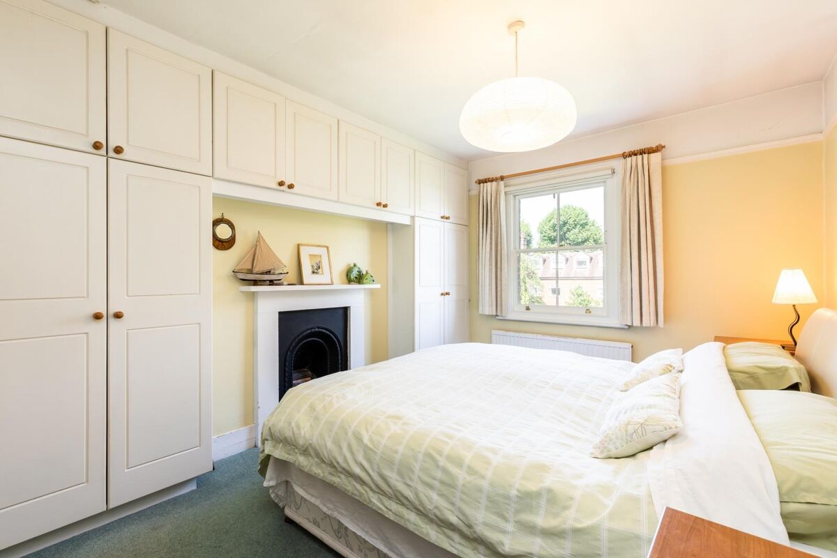 house for sale in Park Road, Twickenham, TW1 RCH012100251 Knight Frank