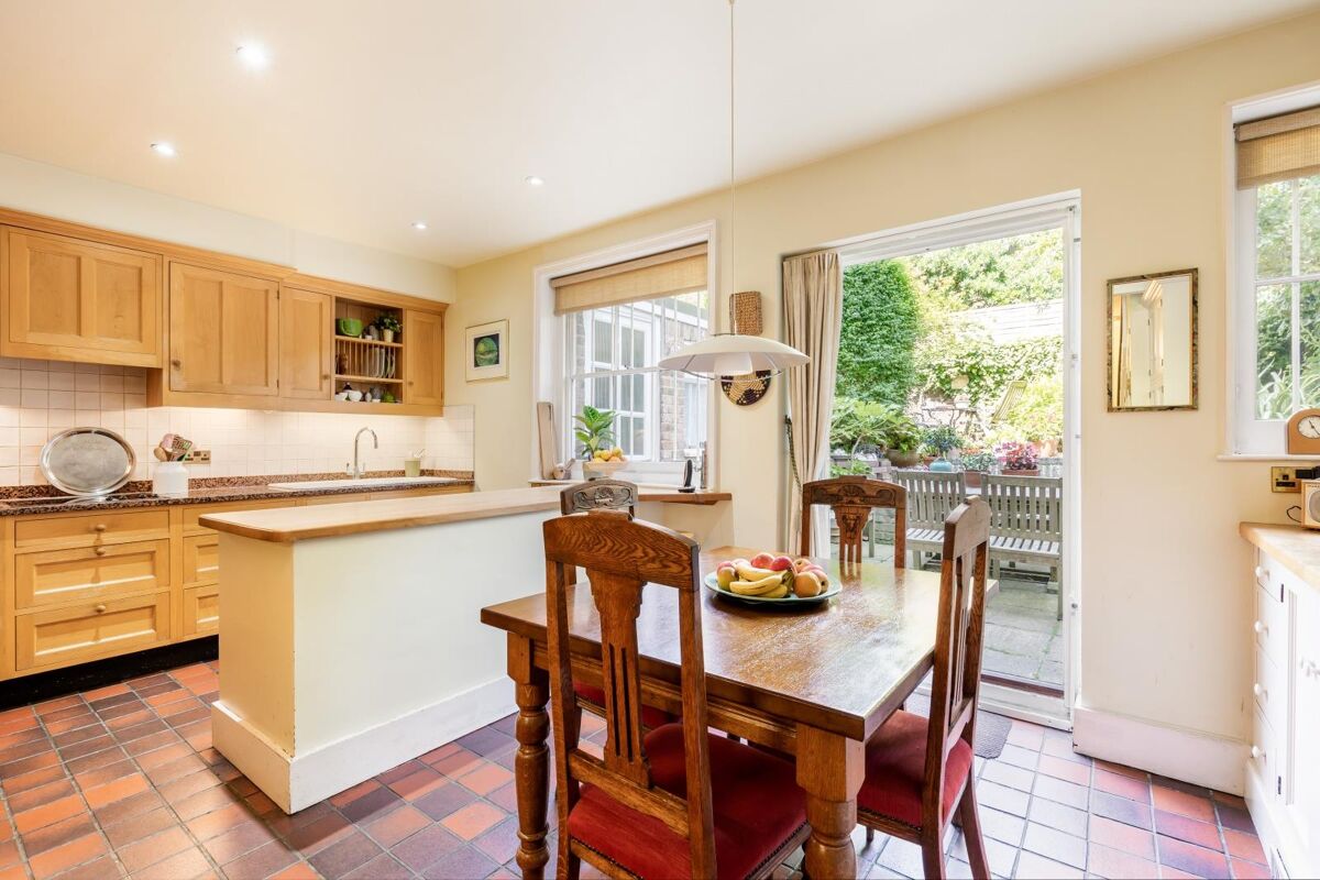 house for sale in Park Road, Twickenham, TW1 RCH012100251 Knight Frank