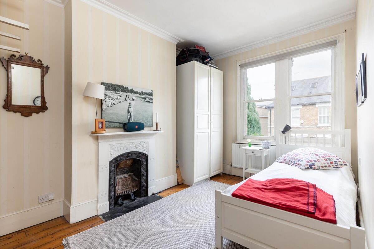 house for sale in Halford Road, Richmond, TW10 RCH012112321 Knight