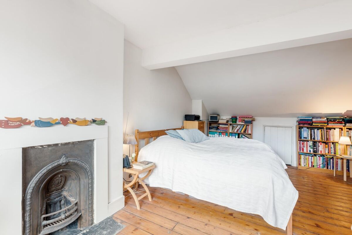 house for sale in Halford Road, Richmond, TW10 RCH012112321 Knight