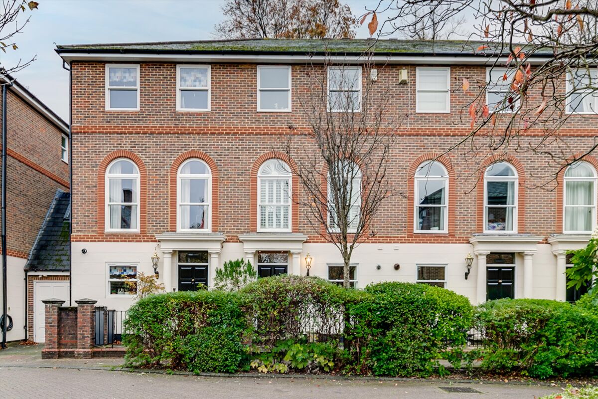 house for sale in King Square, Richmond, TW10 RCH012116196