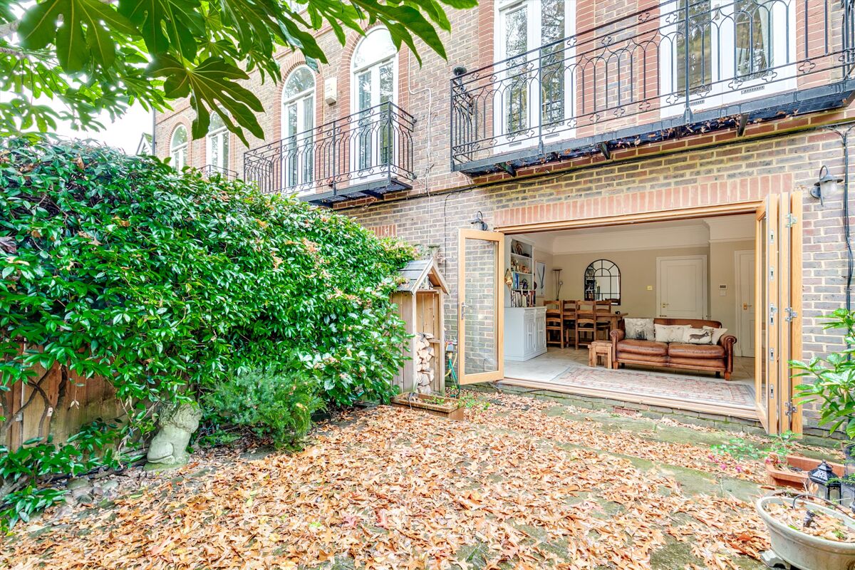 house for sale in King Square, Richmond, TW10 RCH012116196 Knight Frank