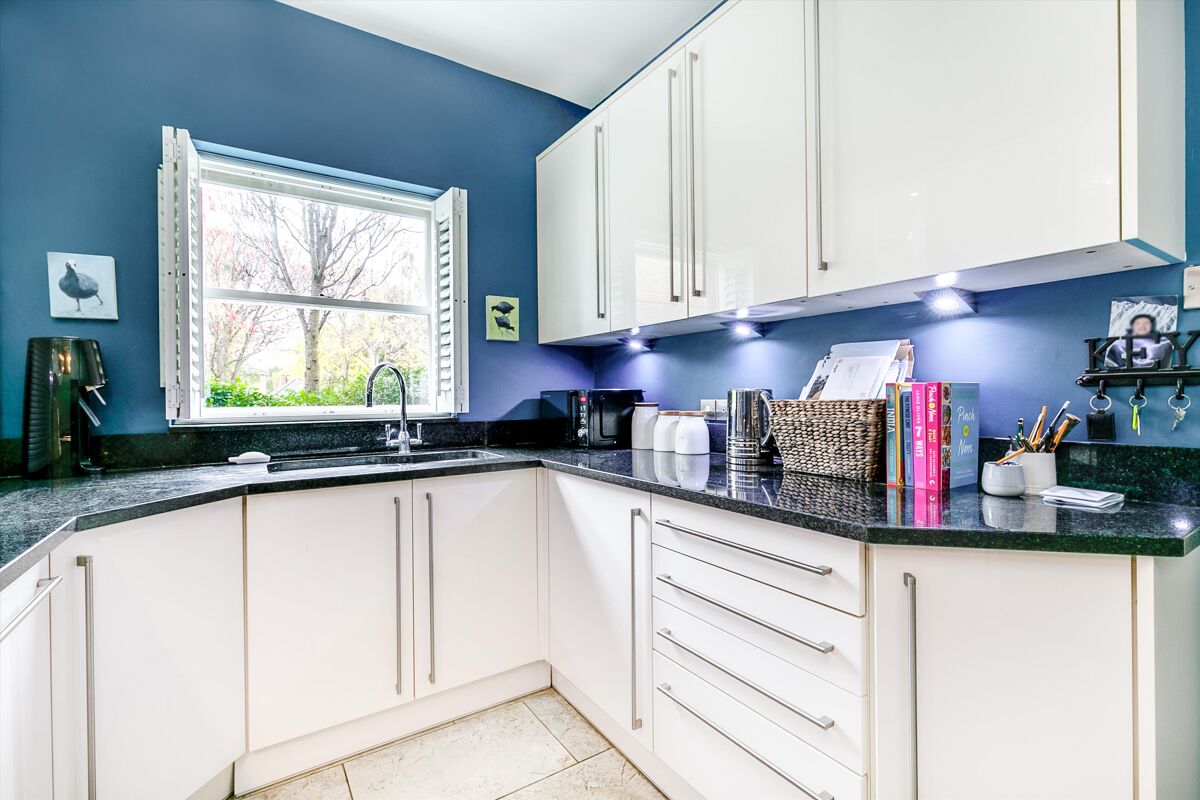 house for sale in King Square, Richmond, TW10 RCH012116196