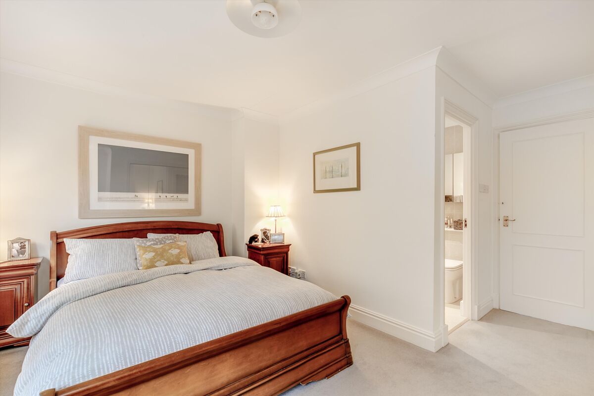 house for sale in King Square, Richmond, TW10 RCH012116196