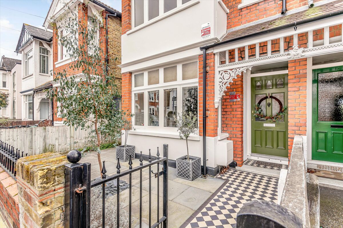 house for sale in Park Farm Road, Kingston upon Thames, KT2