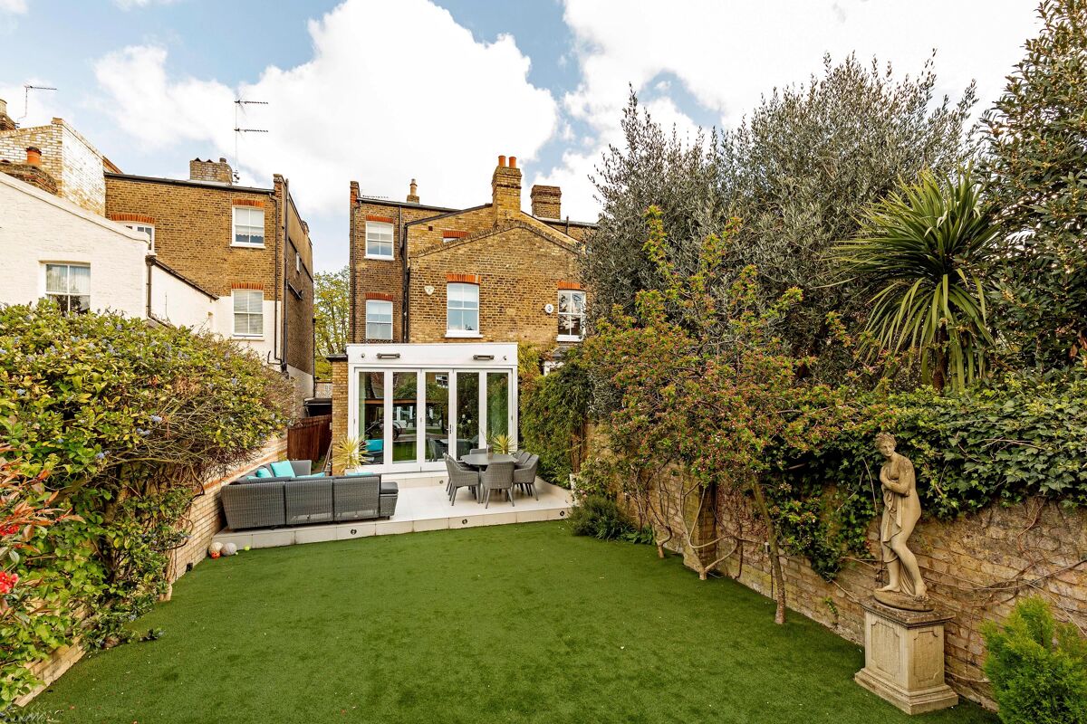 house for sale in Lawn Crescent, Richmond, TW9 RCH012137106 Knight