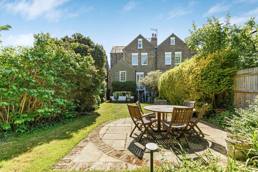 Image of Park Road, Richmond, TW10