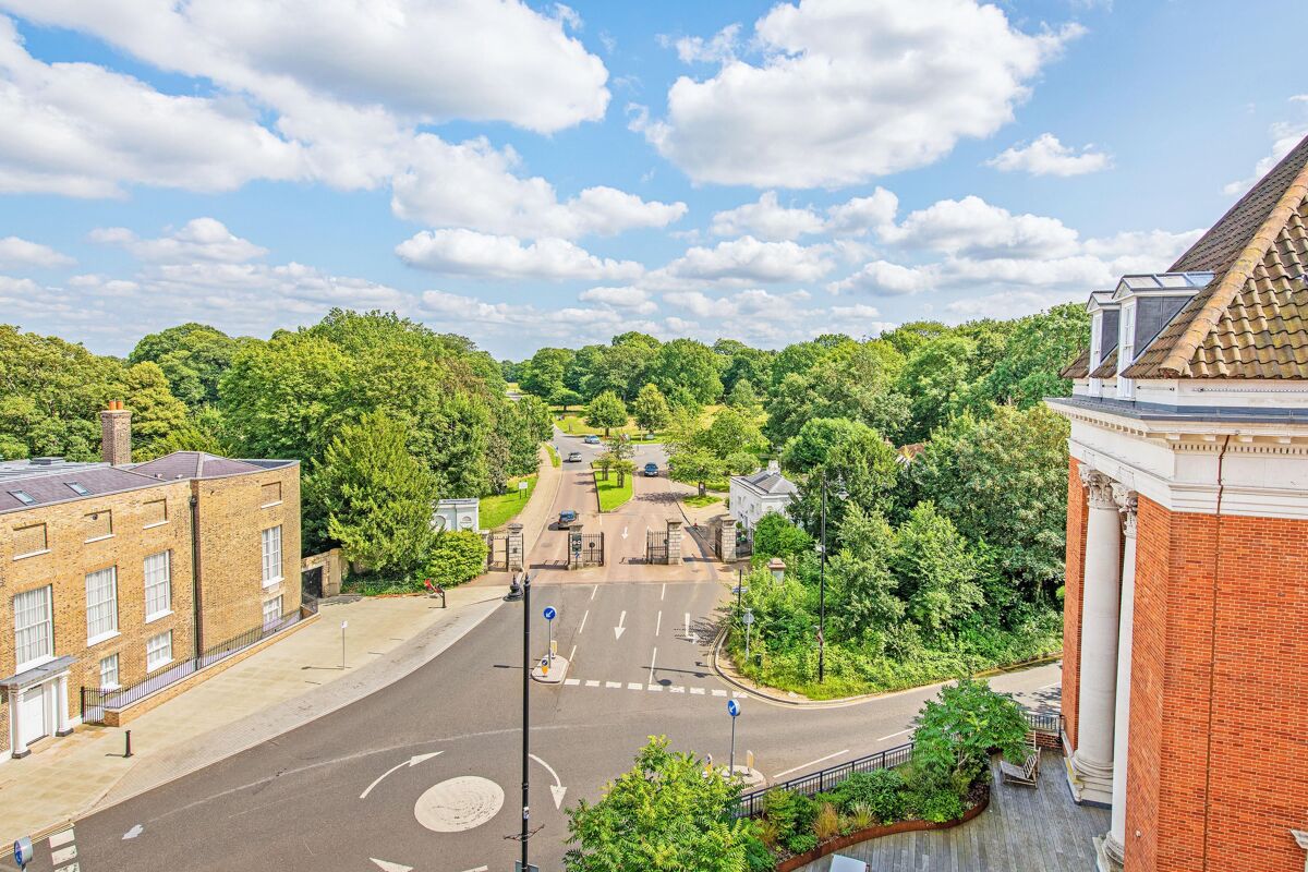 flat for sale in Star & Garter House, Richmond Hill, Richmond, TW10