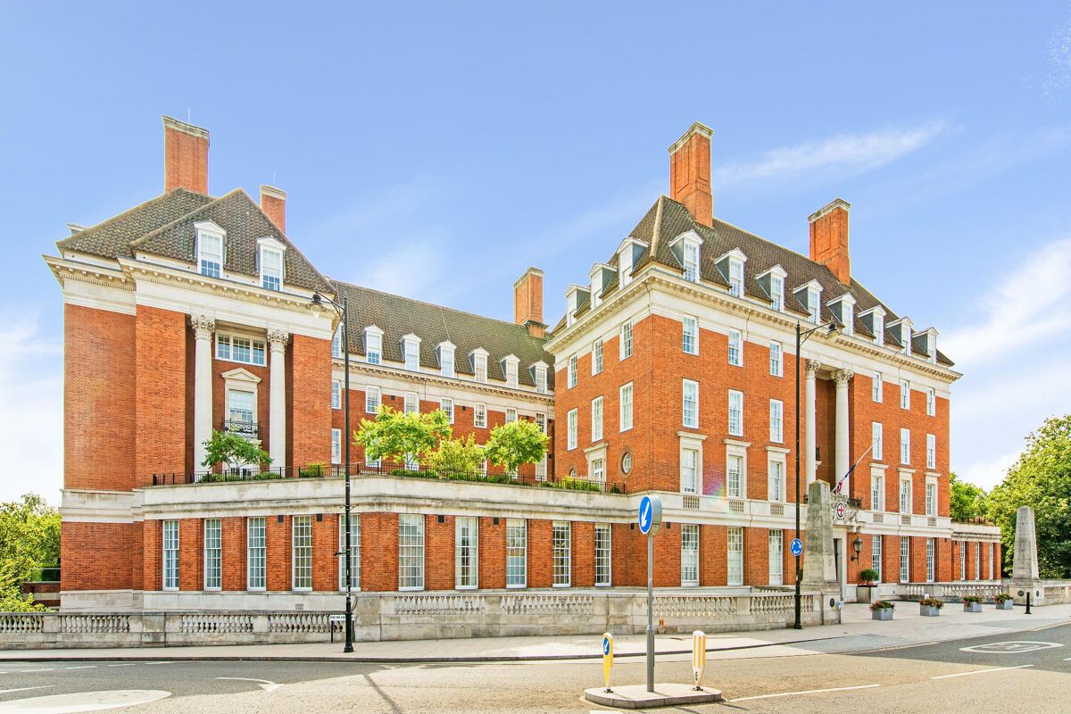 flat for sale in Star & Garter House, Richmond Hill, Richmond, TW10 RCH012152016 Knight Frank
