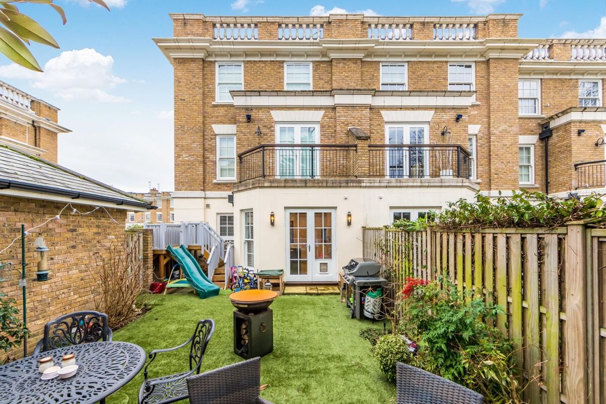 house for sale in Corsellis Square, St. Margarets, Twickenham, TW1