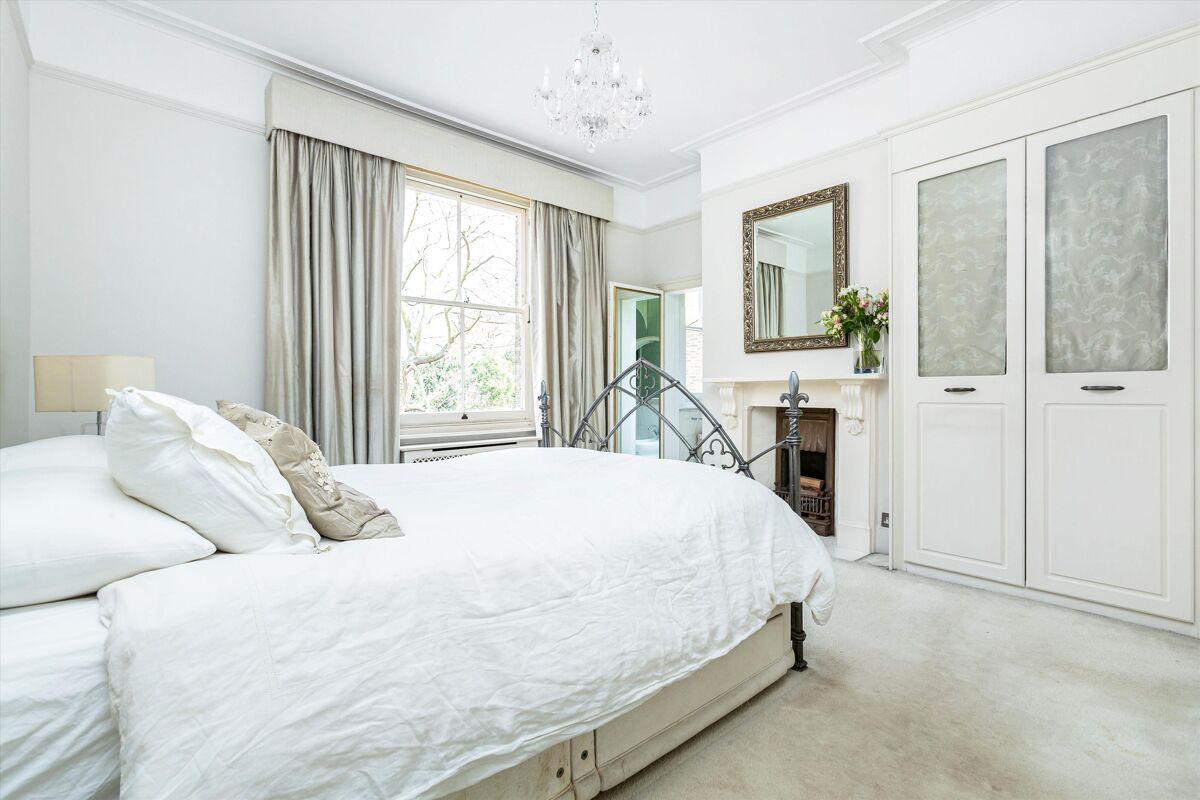 house for sale in Ailsa Road, St. Margarets, Twickenham, TW1