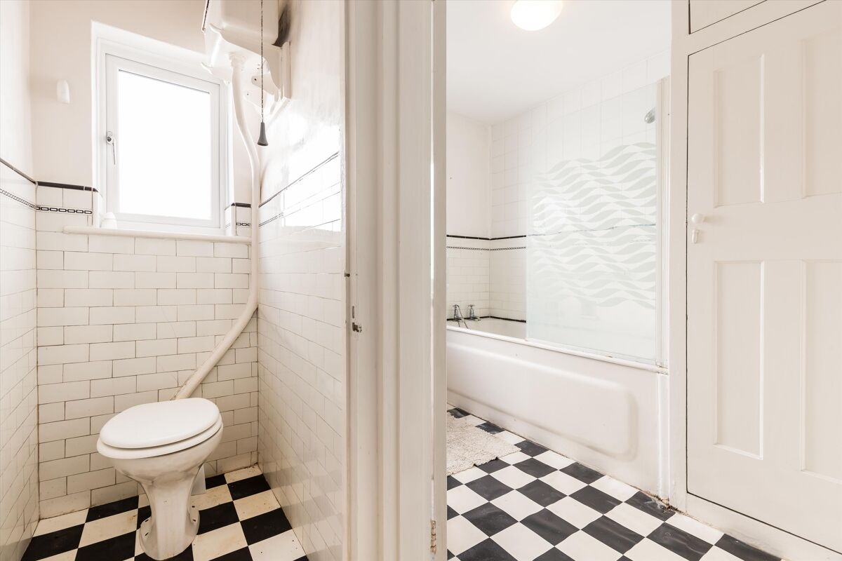 house for sale in Orford Gardens, Twickenham, TW1 RCH012185037