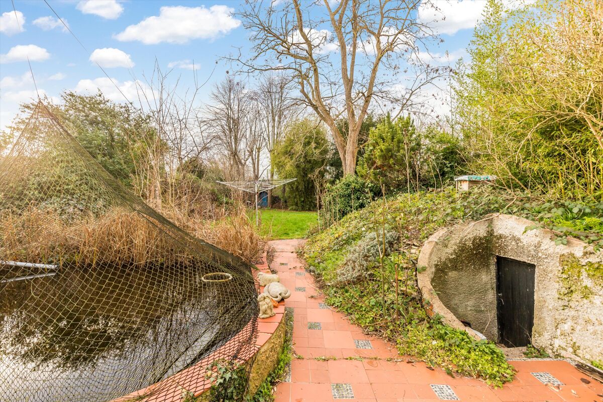 house for sale in Orford Gardens, Twickenham, TW1 RCH012185037