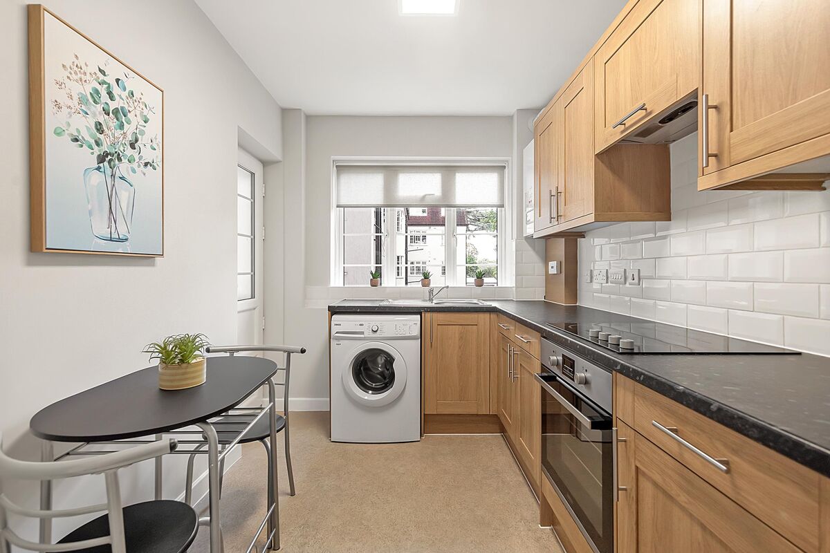 flat for sale in Richmond Road, Twickenham, TW1 RCH012205735 Knight Frank