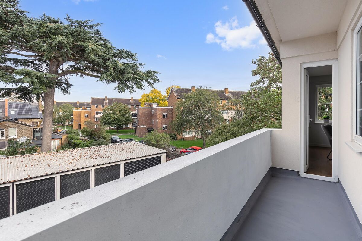 flat for sale in Richmond Road, Twickenham, TW1 RCH012234006 Knight