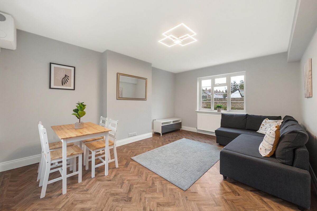flat for sale in Richmond Road, Twickenham, TW1 RCH012254823 Knight