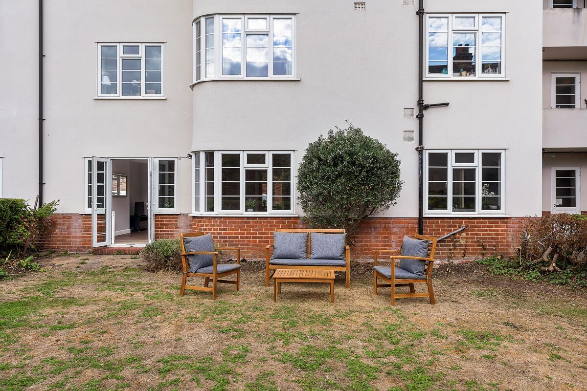 flat for sale in Richmond Road, Twickenham, TW1 RCH012281336 Knight