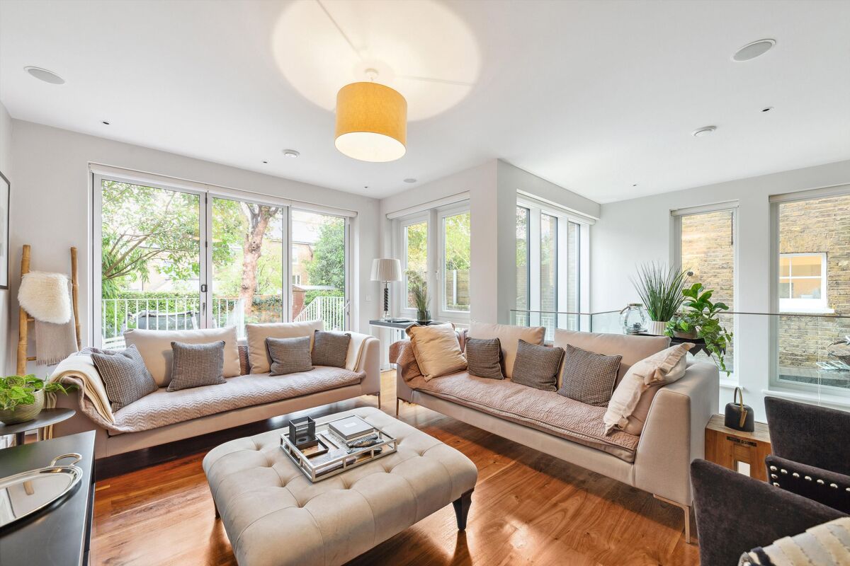 house for sale in Montague Road, Richmond, TW10 RCH012291951 Knight