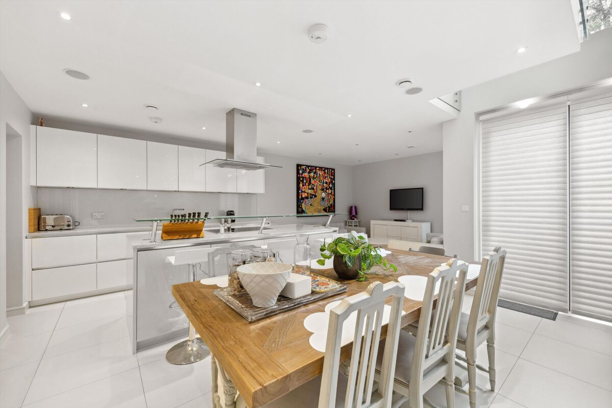 house for sale in Montague Road, Richmond, TW10 RCH012291951 Knight