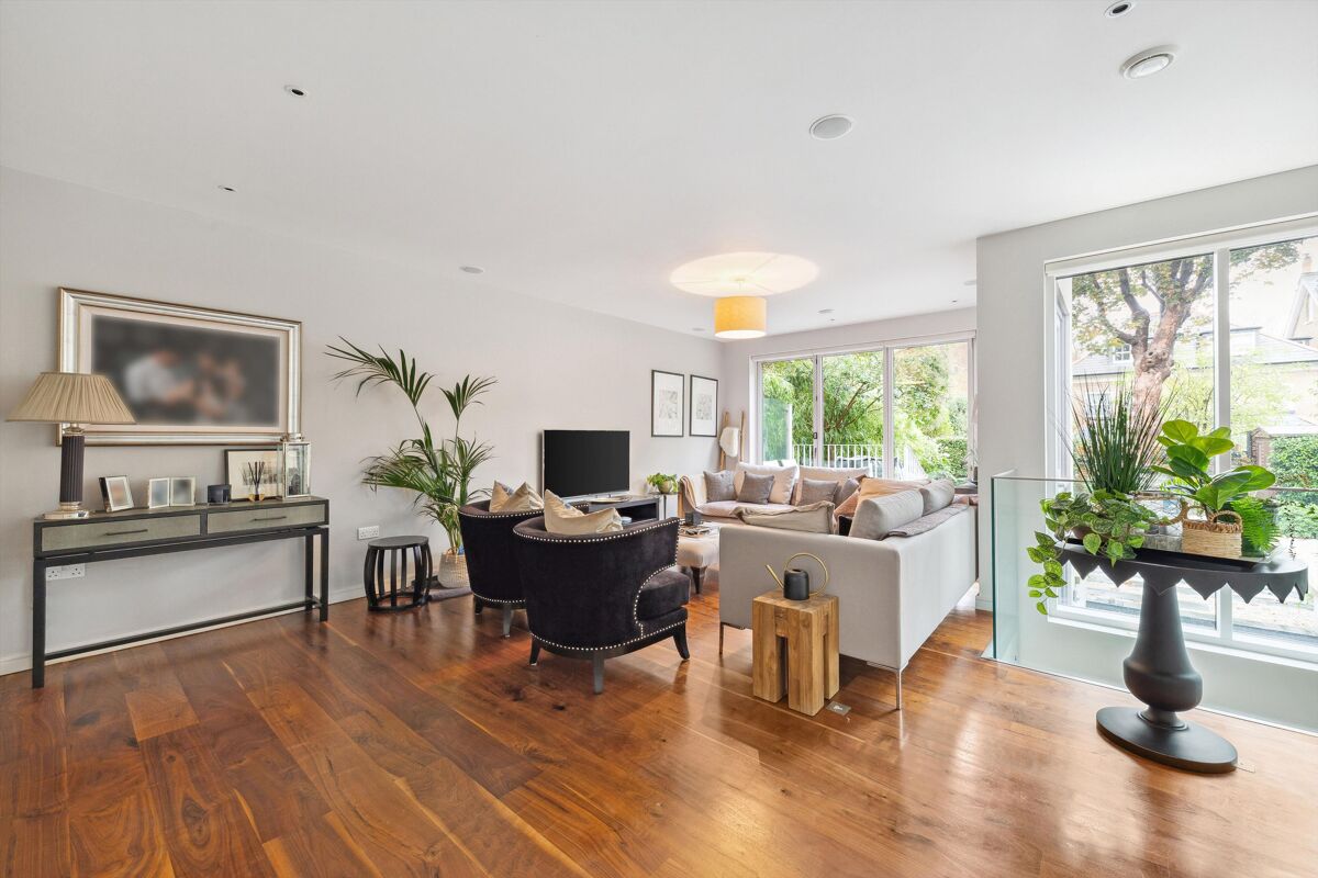 house for sale in Montague Road, Richmond, TW10 RCH012291951 Knight