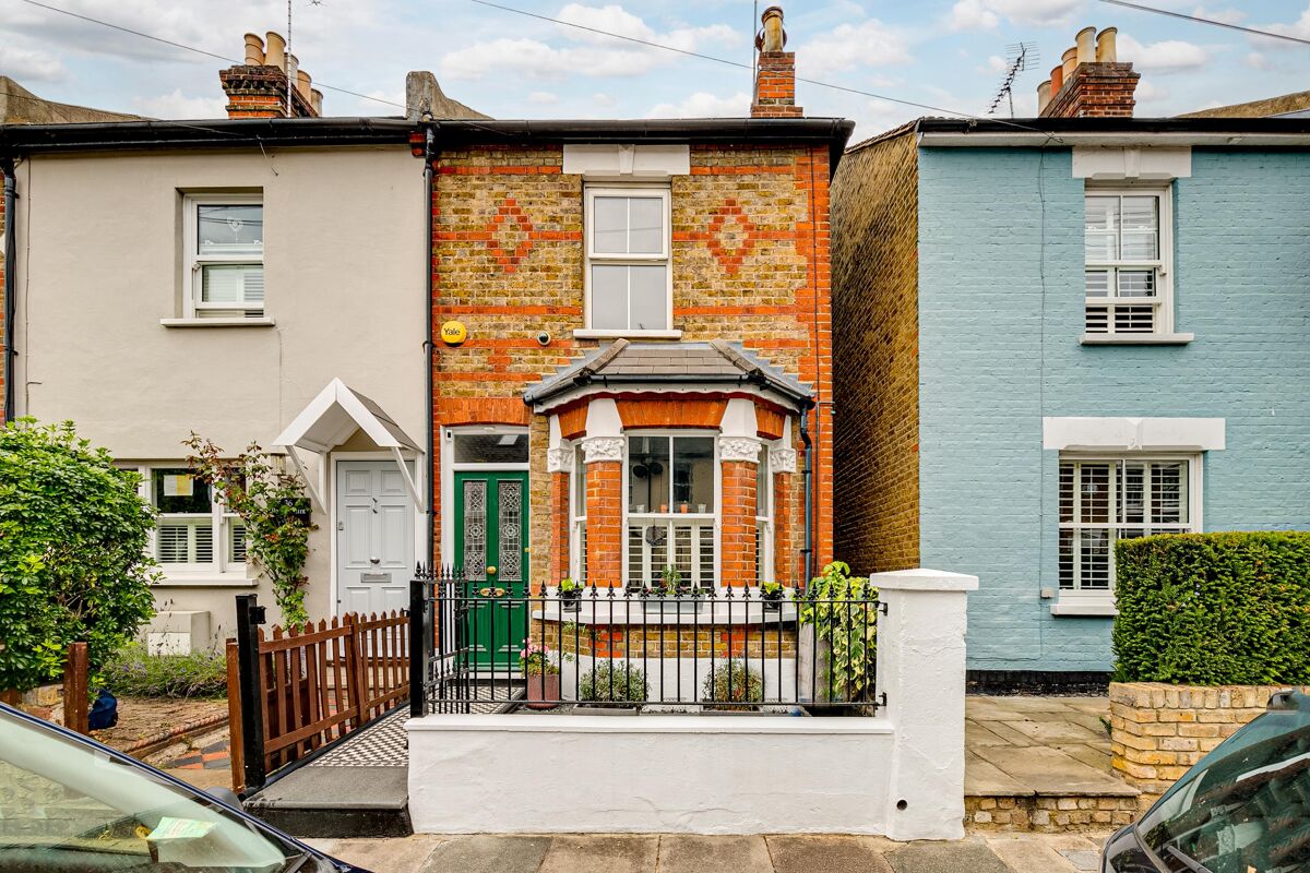 house for sale in Haliburton Road, St. Margarets, TW1 RCH012295982