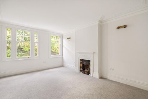 Picture of 2 bedroom flat for sale.