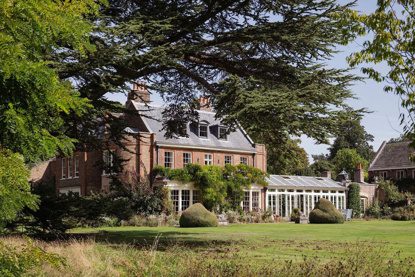 Image of Hampton Court Road, East Molesey, Surrey KT8