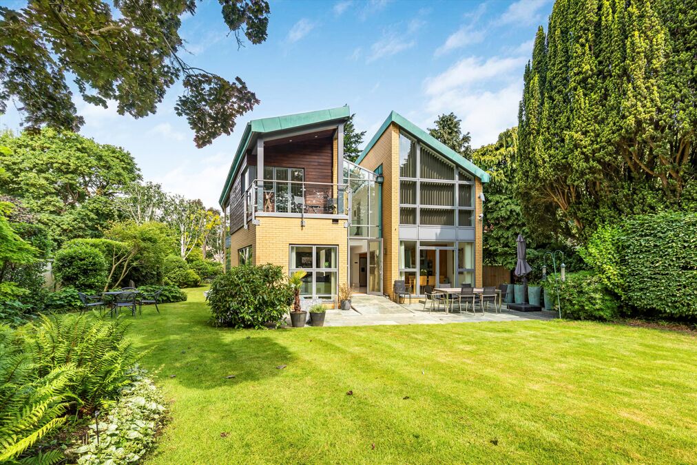 Image of Ham Farm Road, Richmond, TW10