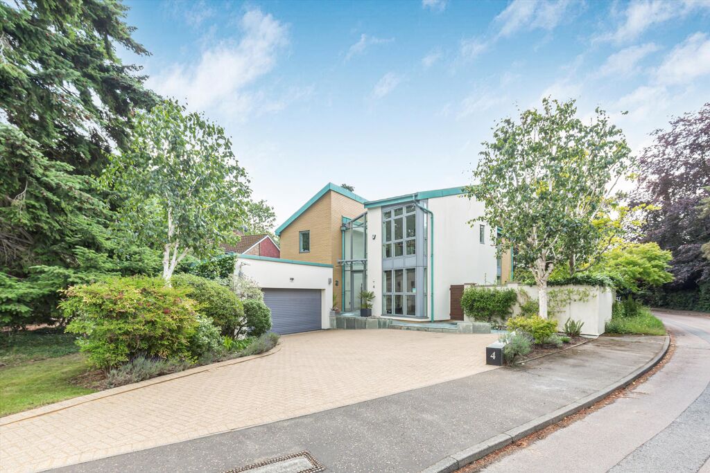 Image of Ham Farm Road, Richmond, TW10
