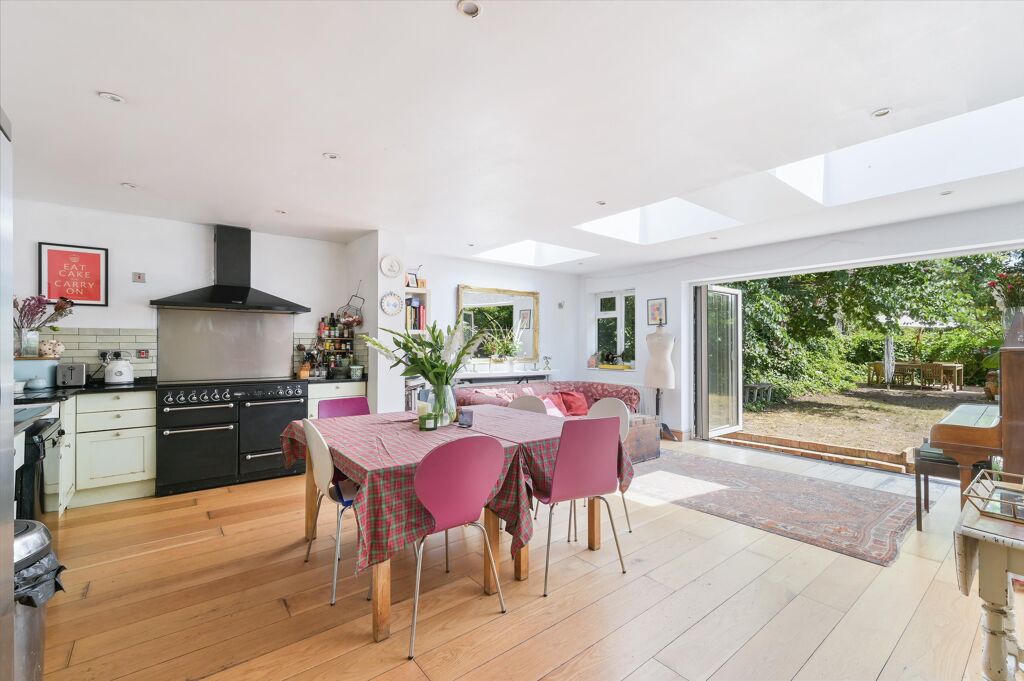 Image of Darell Road, Richmond, TW9