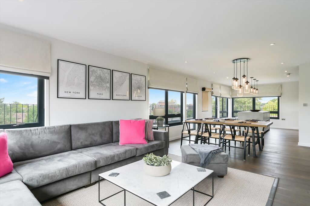 Image of Dee Road, Richmond, TW9