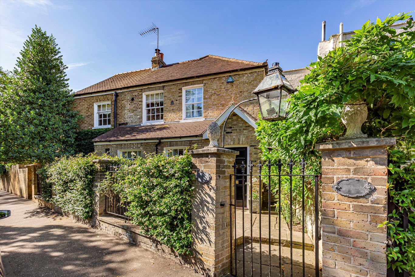 Image of Ham Farm Road, Richmond TW10